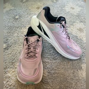 Women’s Altra Paradigm 6